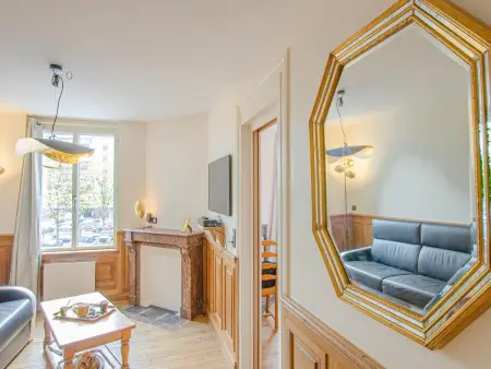 Appartement Centre Troyes, Charme de l'Ancien, 1 Chambre, Canapé Convertible, Tout Confort - Photo 4
