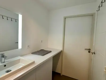 Appartement 2-6 pers face mer, piscine chauffée, jardin : photo 8