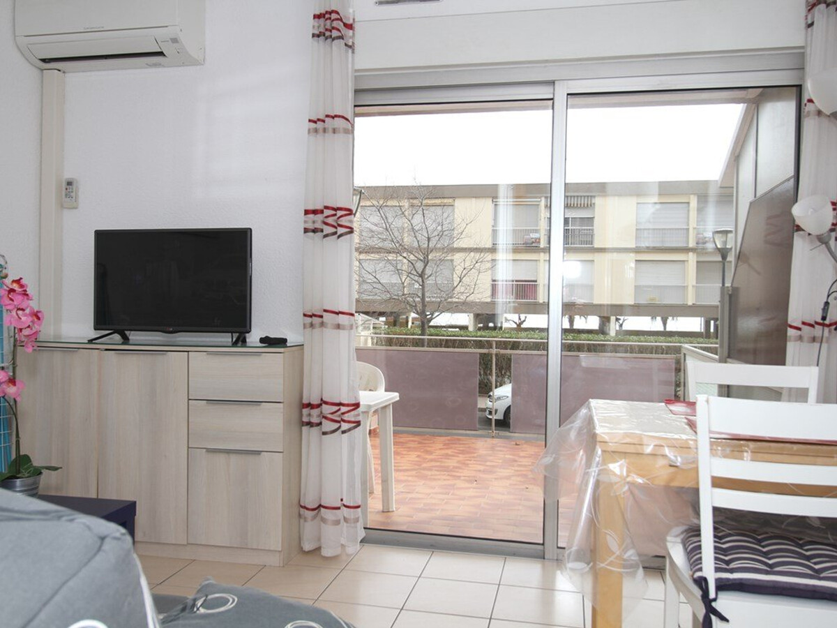 T1 climatisé avec terrasse à 100m des Thermes - Photo 2