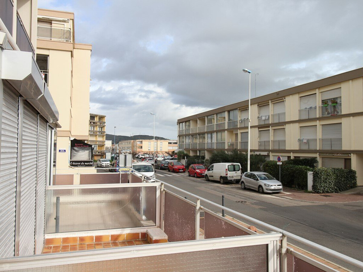 T1 climatisé avec terrasse à 100m des Thermes - Photo 15