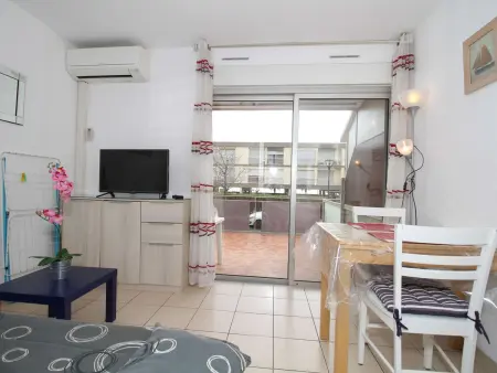 Location appartement à Balaruc les Bains, Charmant T1 avec grande terrasse, climatisé, proche des Thermes, équipé lave-vaisselle et lave-linge