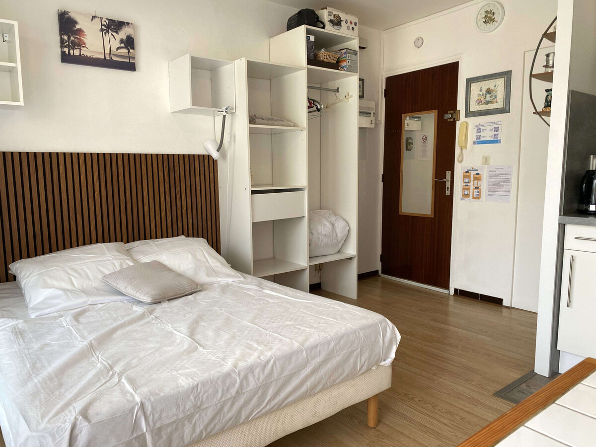 Studio climatisé avec parking et loggia à Balaruc-les-Bains - Photo 4