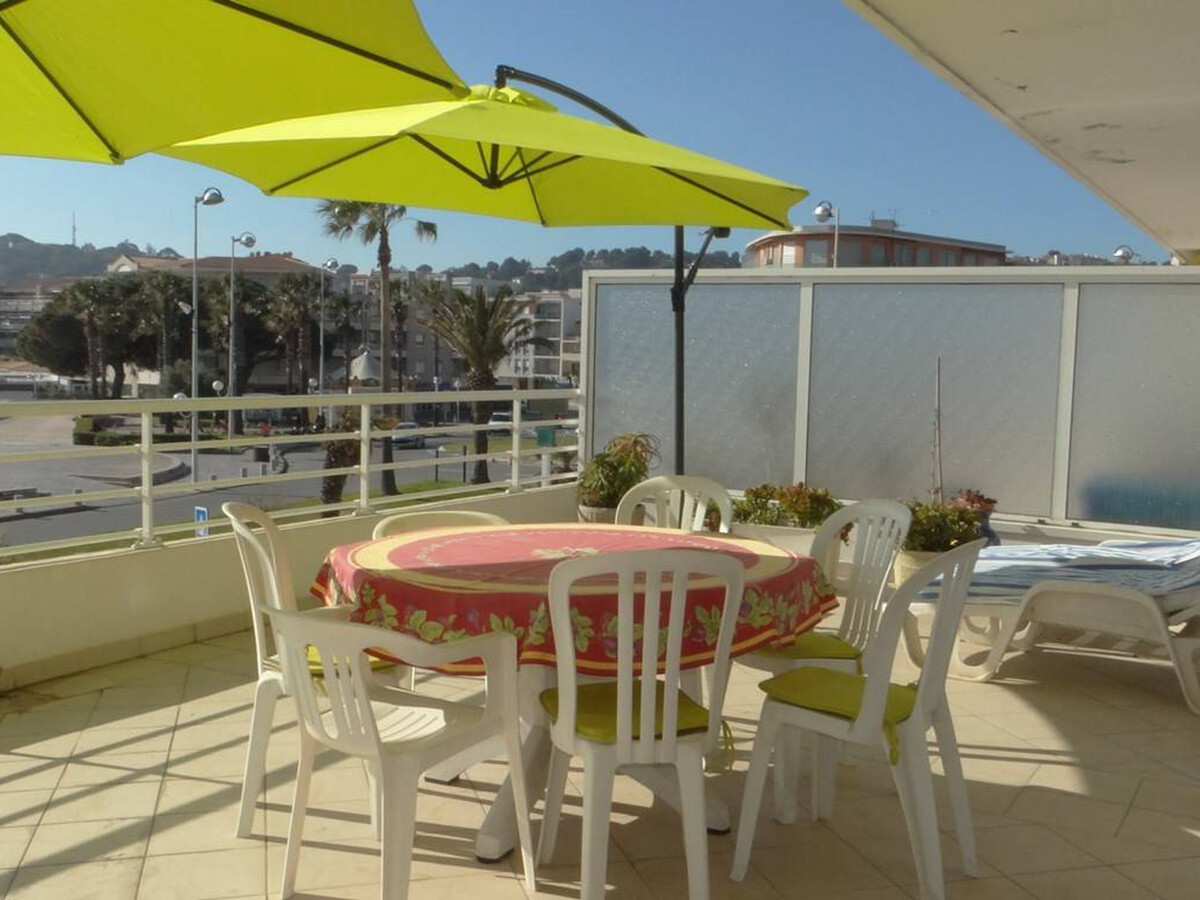 Appartement 2 chambres avec terrasse vue mer à Cavalaire - Photo 4