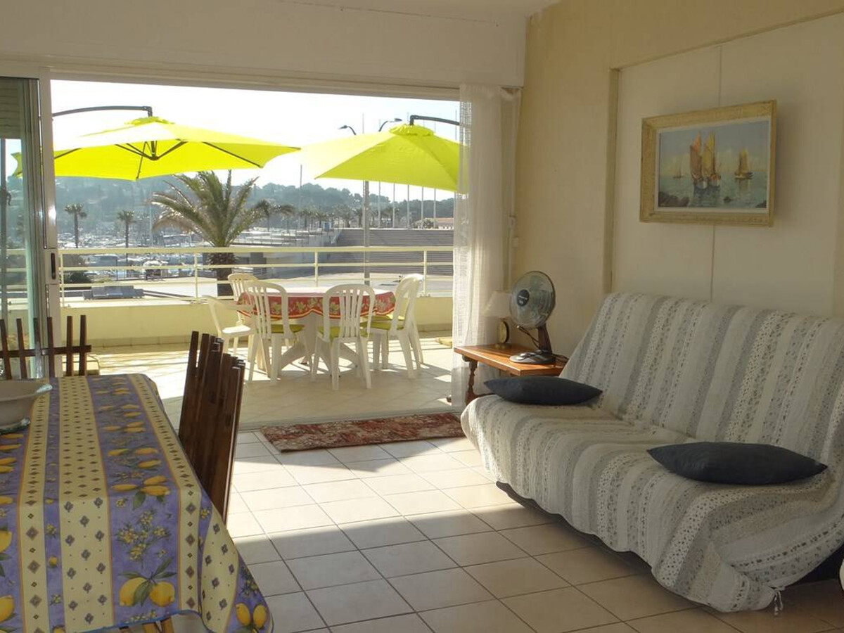 Appartement 2 chambres avec terrasse vue mer à Cavalaire - Photo 7