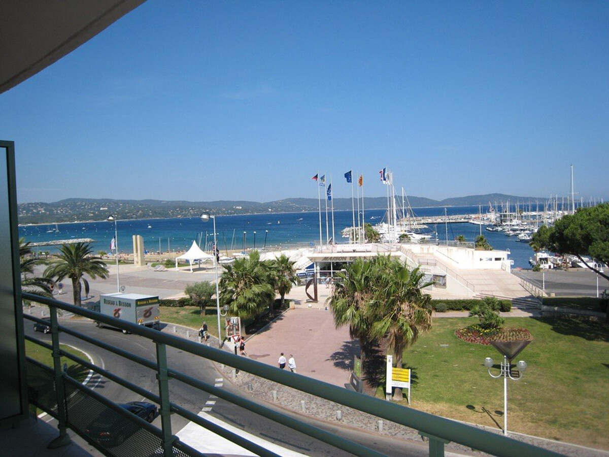 T2 cabine 40m² centre-ville Cavalaire, balcon et clim - Photo 2