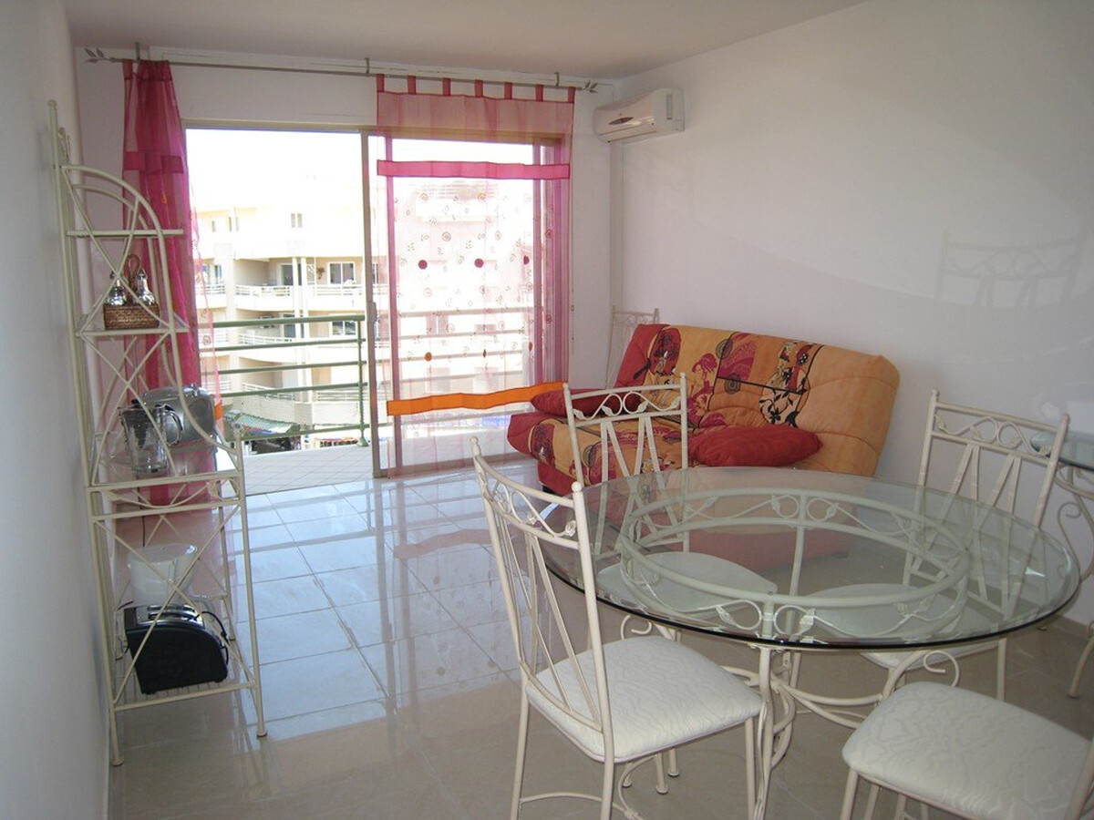 T2 cabine 40m² centre-ville Cavalaire, balcon et clim - Photo 4