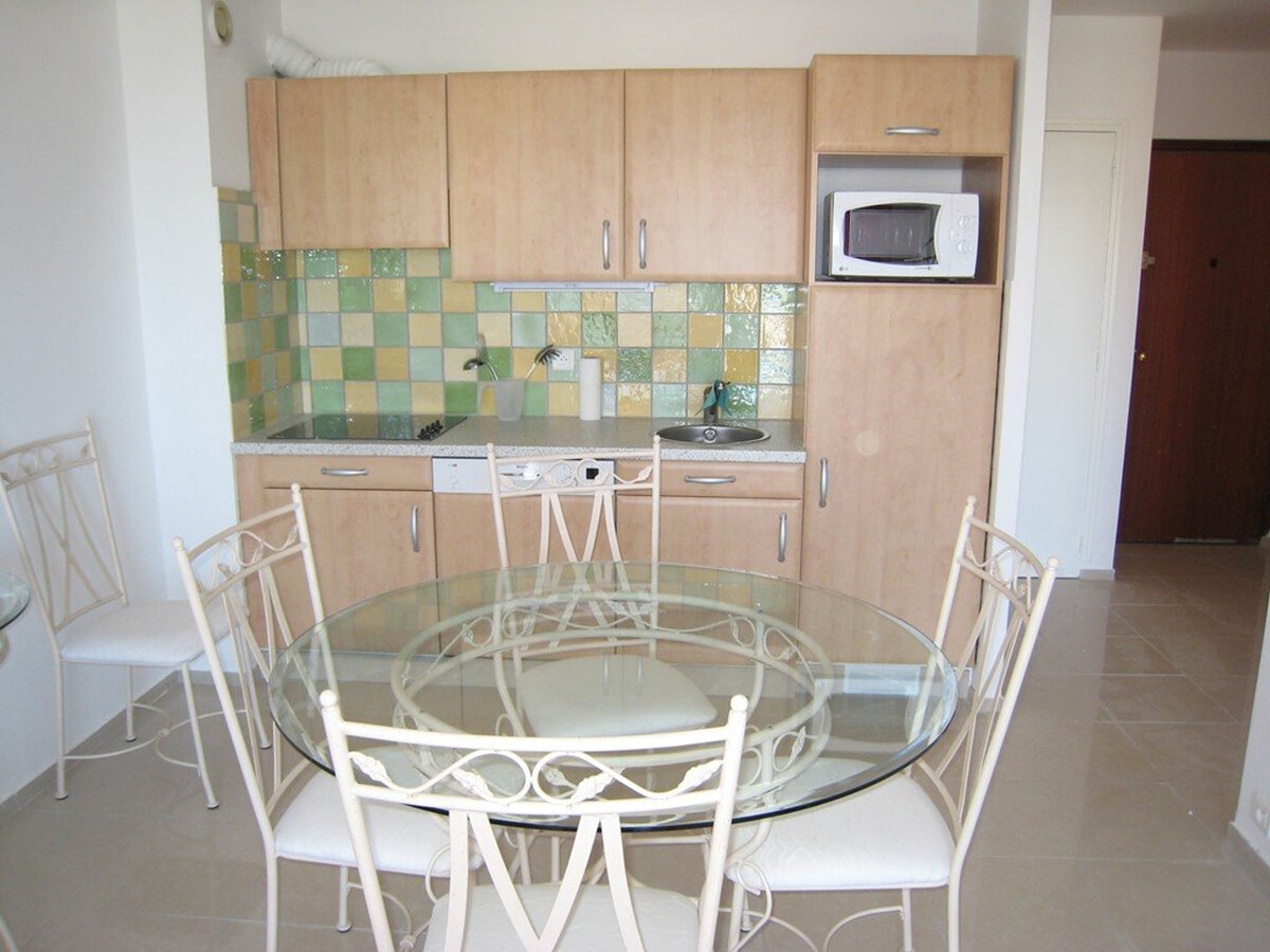 T2 cabine 40m² centre-ville Cavalaire, balcon et clim - Photo 6