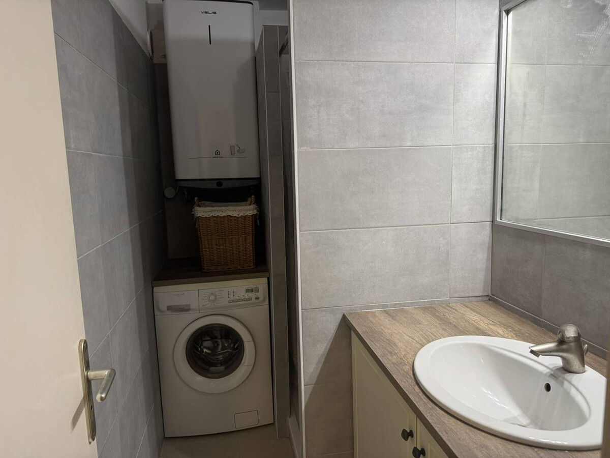 T2 cabine 40m² centre-ville Cavalaire, balcon et clim - Photo 10