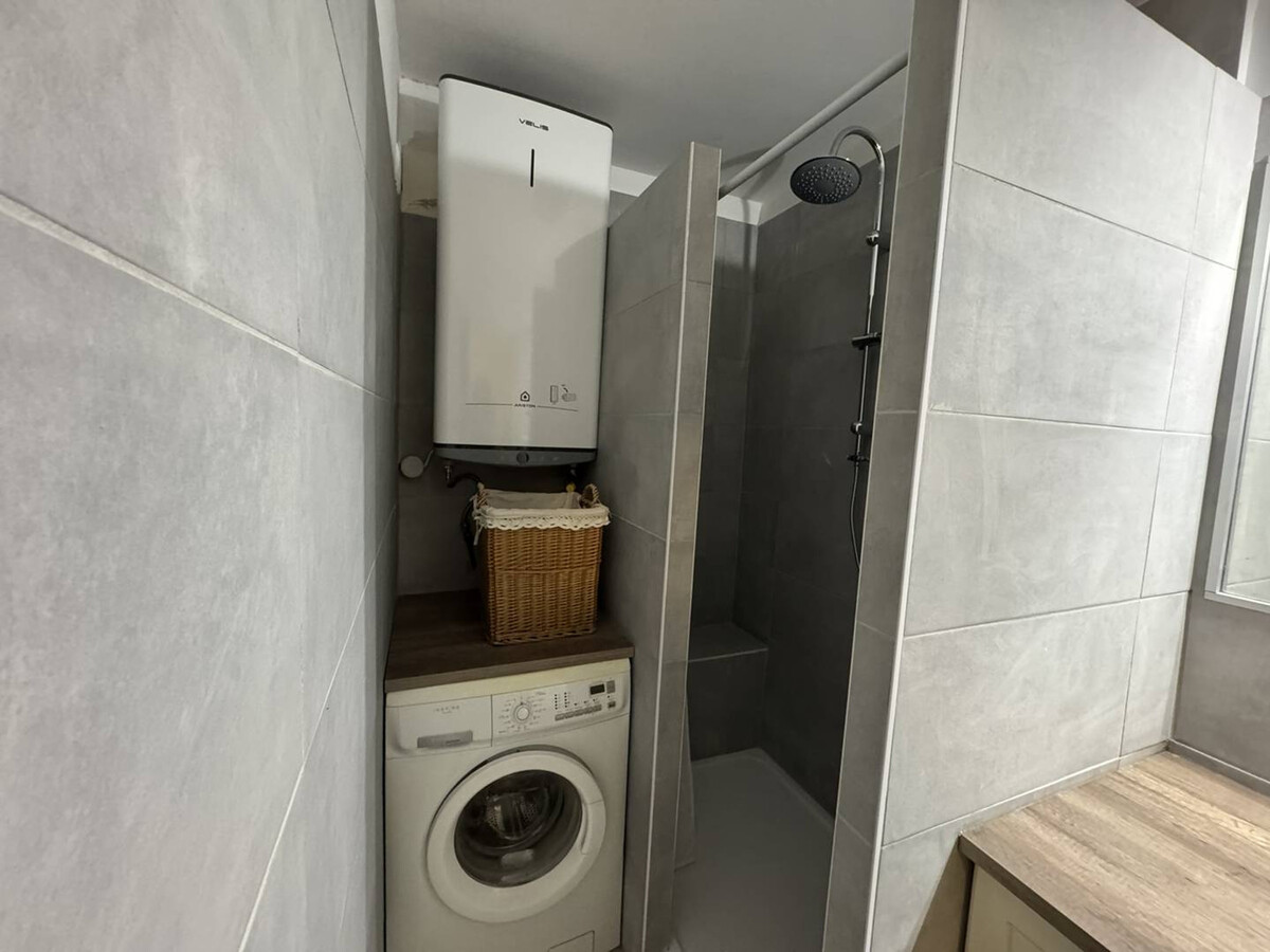 T2 cabine 40m² centre-ville Cavalaire, balcon et clim - Photo 11