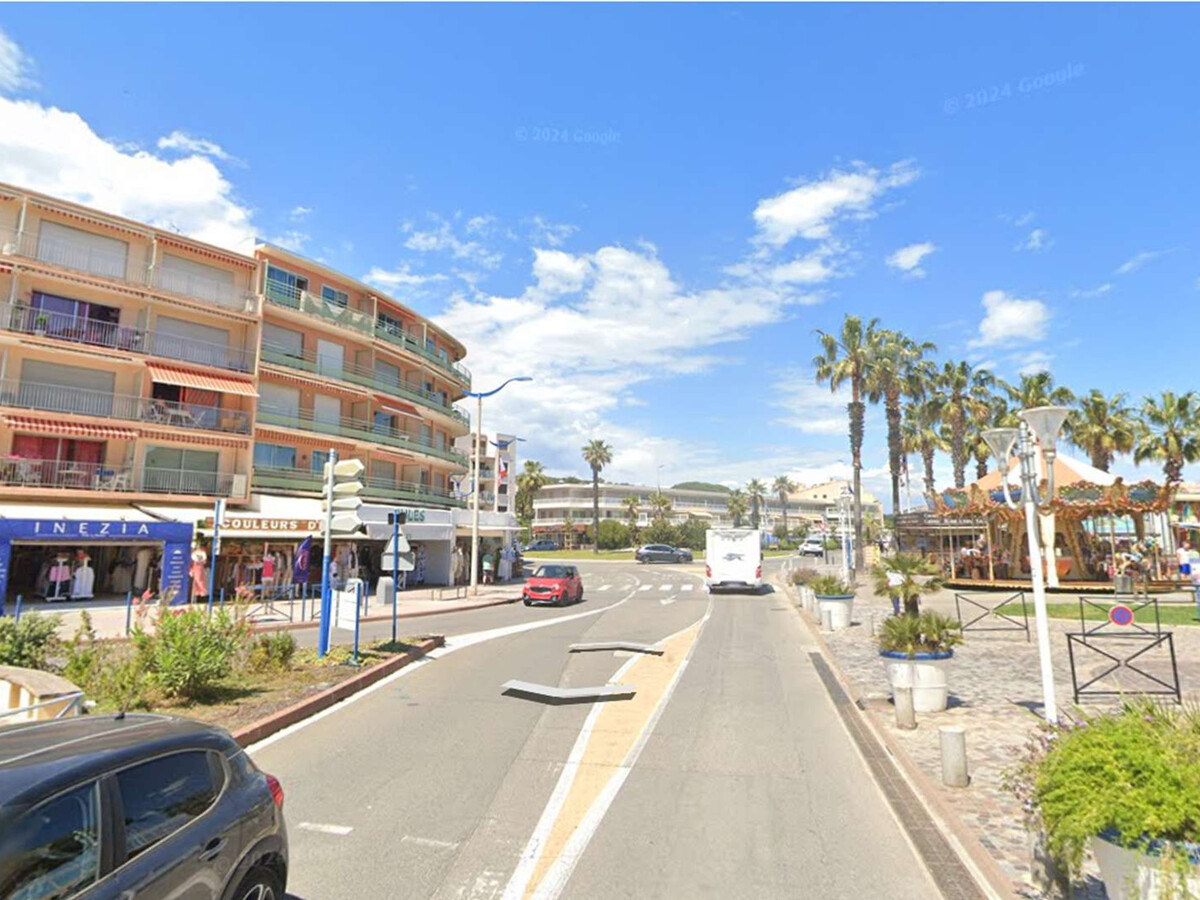 T2 cabine 40m² centre-ville Cavalaire, balcon et clim - Photo 12