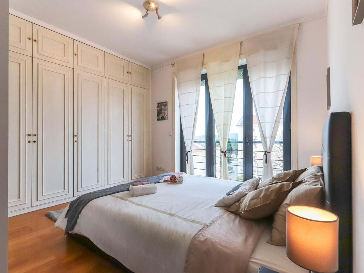 Appartement 4 personnes avec garage à Campolide, 5 min du Parque Eduardo VII - Photo 2