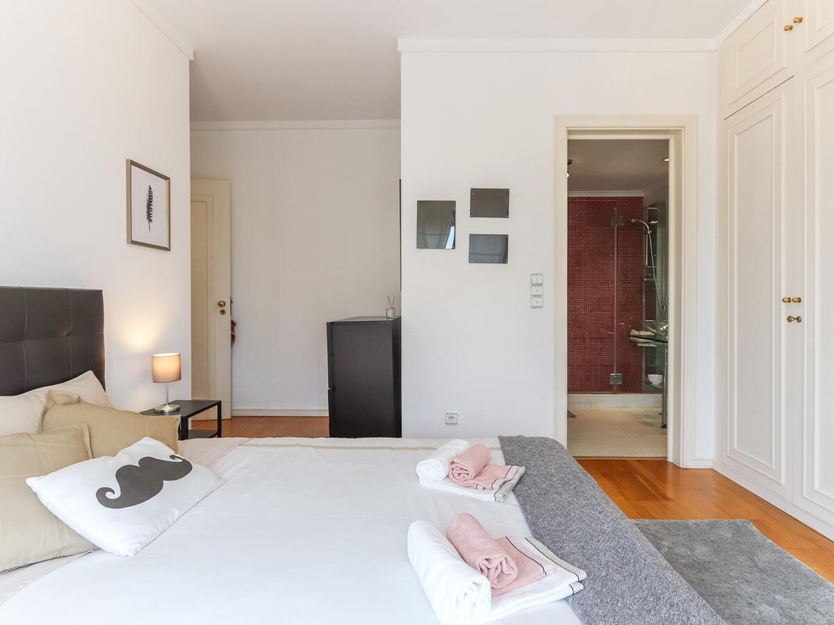 Appartement 4 personnes avec garage à Campolide, 5 min du Parque Eduardo VII - Photo 3