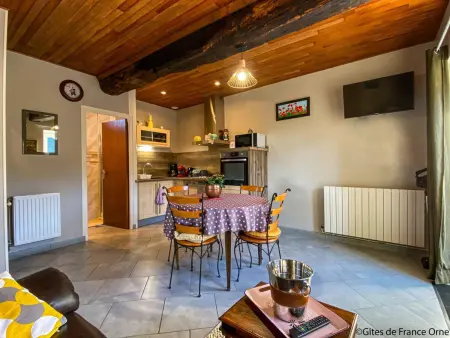 Maison rénovée avec jardin et terrasse à Rives-d'Andaine : photo 4