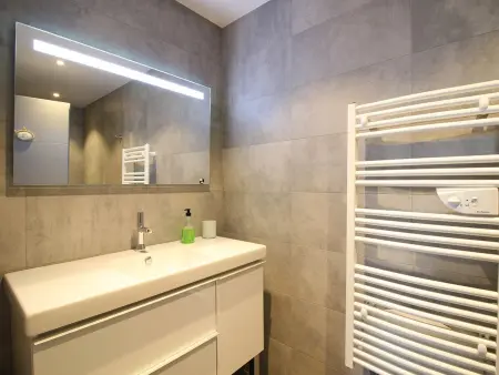 T3 63m² centre La Bourboule, 2 balcons, parking : photo 8
