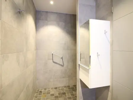 T3 63m² centre La Bourboule, 2 balcons, parking : photo 9