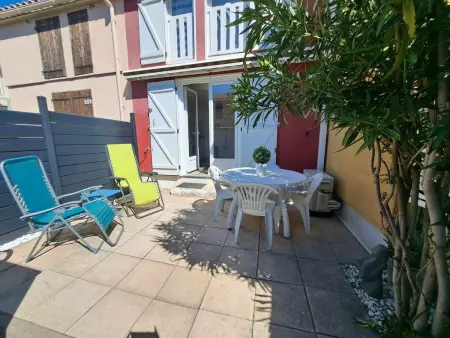 Location appartement à Marseillan, Charmante maison 2 pièces cabine 6 personnes, proche mer et étang, terrasse avec BBQ