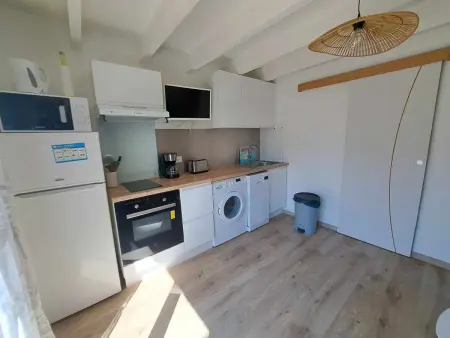 Charmante maison 2 pièces cabine 6 personnes, proche mer et étang, terrasse avec BBQ : photo 2