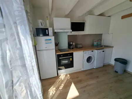 Charmante maison 2 pièces cabine 6 personnes, proche mer et étang, terrasse avec BBQ : photo 3