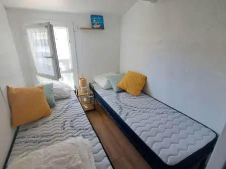 Charmante maison 2 pièces cabine 6 personnes, proche mer et étang, terrasse avec BBQ : photo 8