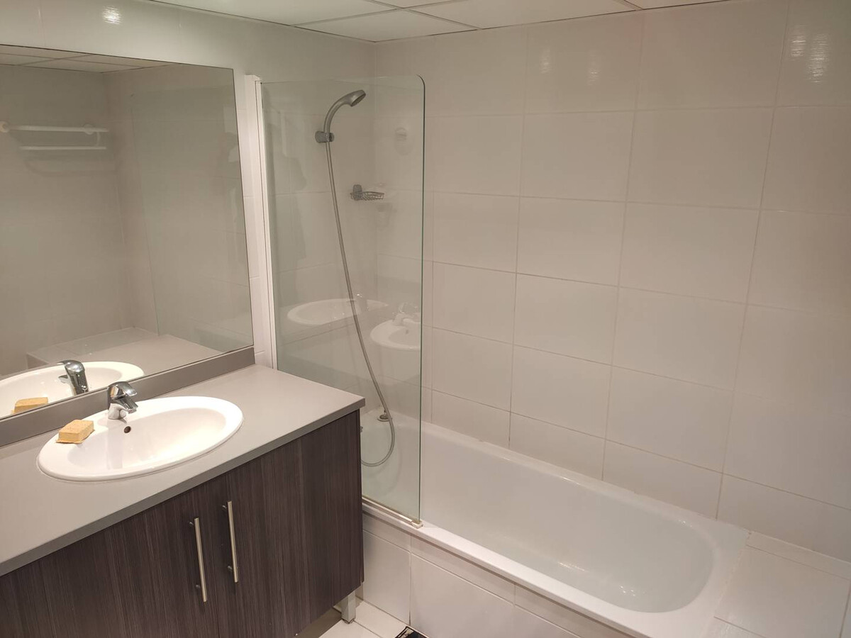 T2 climatisé terrasse 23m², piscine, parking à Argelès - Photo 8