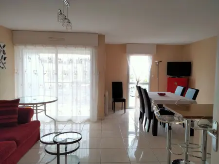 Location appartement à Les Sables d'Olonne, Duplex de Charme - Proche Plage, Port & Rues Piétonnes avec Parking Privé