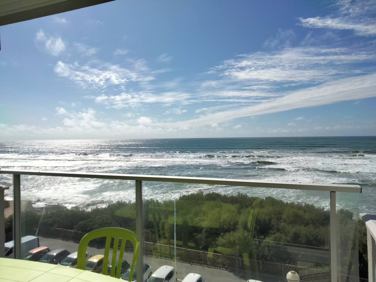 T2 rénové face à la mer avec terrasse et garage - Photo 3