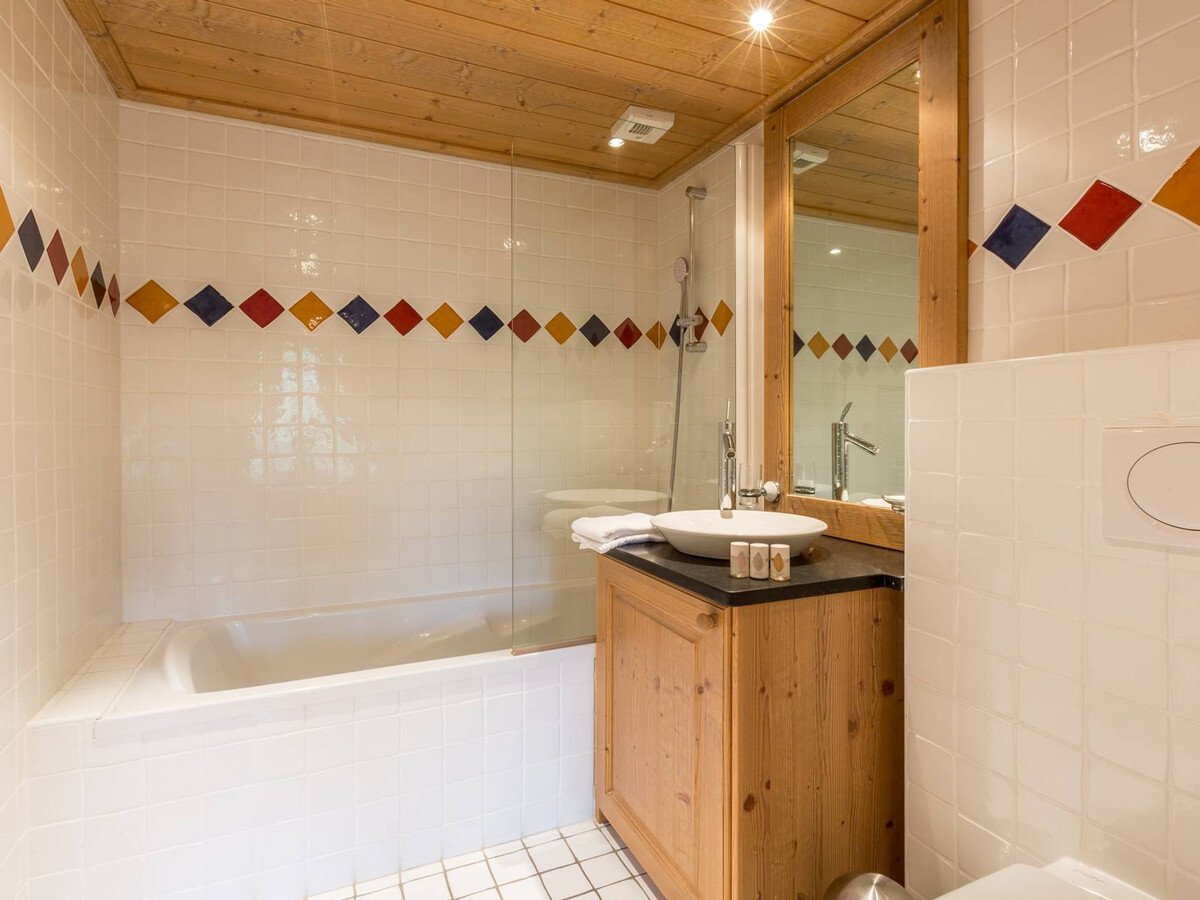 Appartement 105m² pied de pistes, piscine et spa inclus - Photo 4