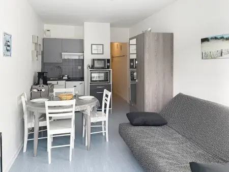 Location appartement à Les Sables d'Olonne, Studio rénové avec balcon à 100m de la plage et piscine - 4 personnes - Les Sables-dOlonne