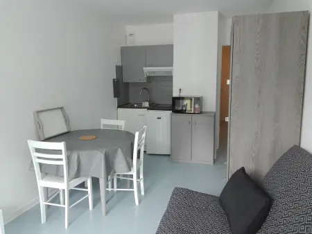 Studio rénové avec balcon aux Sables-d'Olonne, 100m plage : photo 3