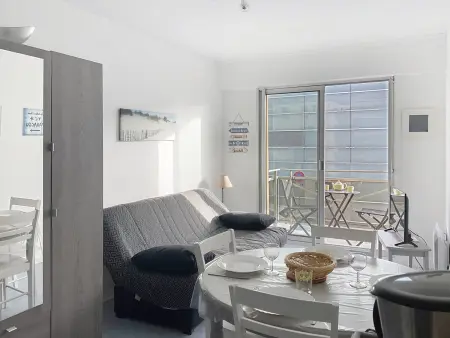 Studio rénové avec balcon aux Sables-d'Olonne, 100m plage : photo 4