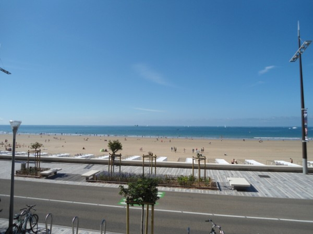 Studio face mer 1er étage avec balcon aux Sables-d'Olonne - Photo 2