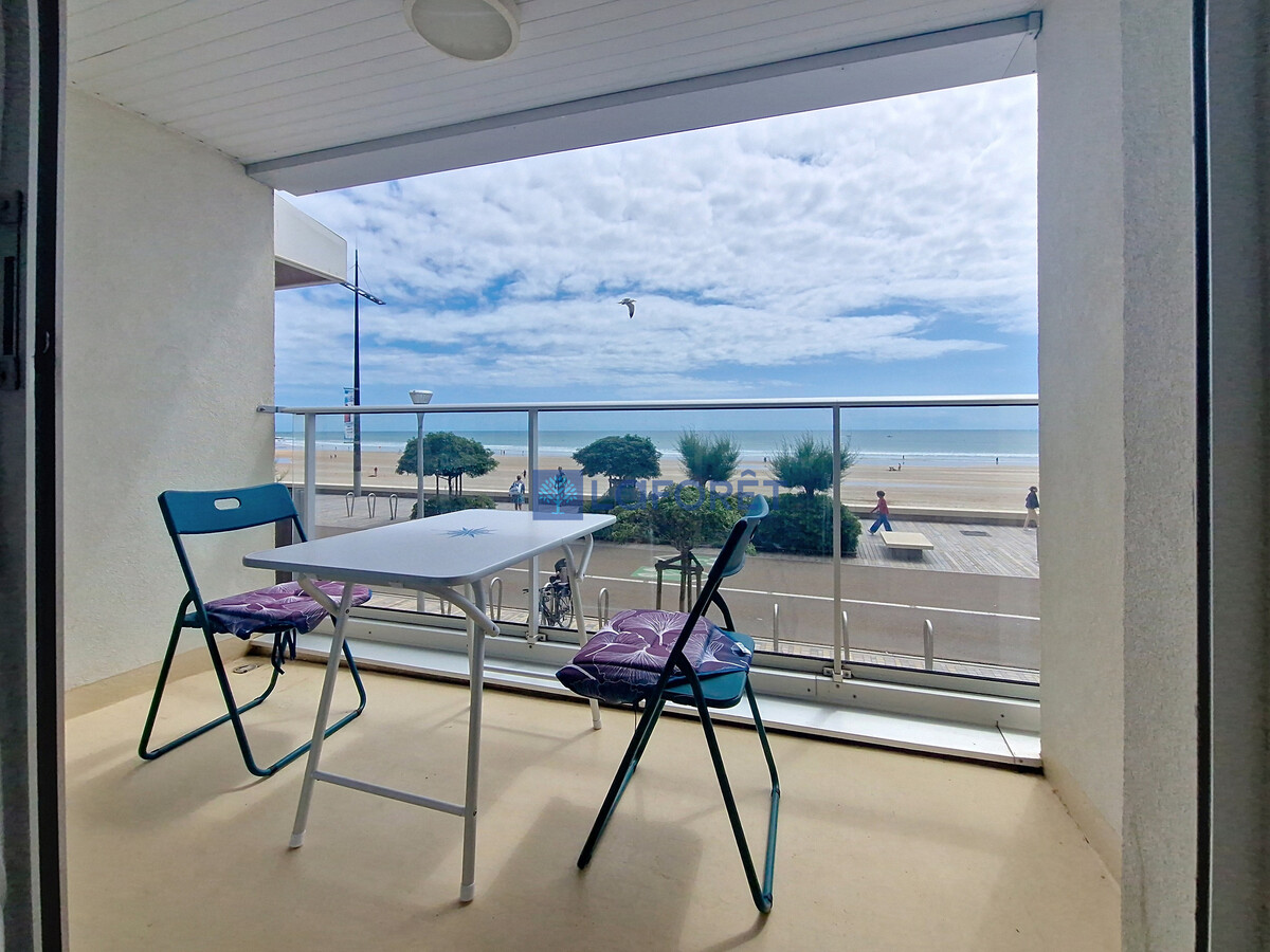 Studio face mer 1er étage avec balcon aux Sables-d'Olonne - Photo 3