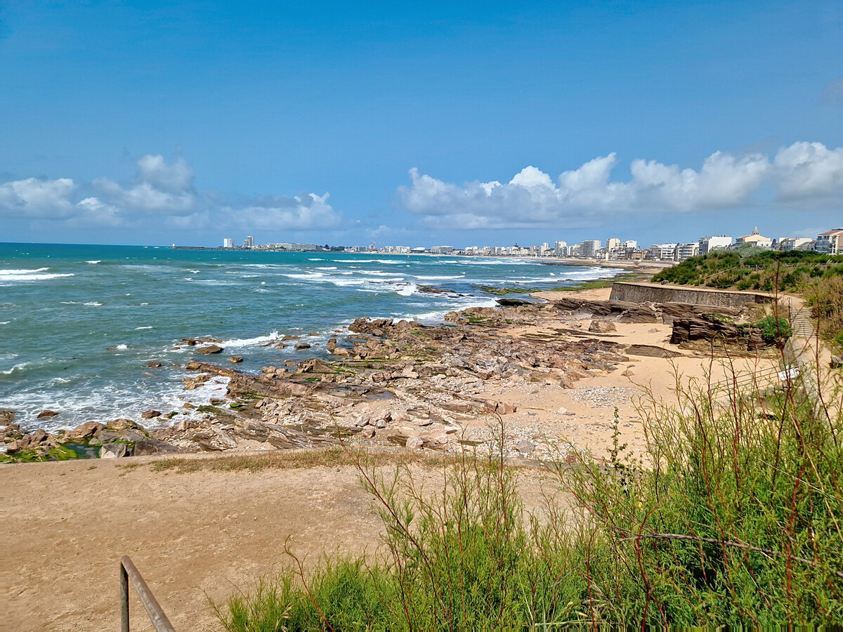 Studio face mer 1er étage avec balcon aux Sables-d'Olonne - Photo 17