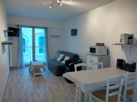 Location appartement à Les Sables d'Olonne, Studio Central à 100m Plage avec Balcon et Commodités, Les Sables-dOlonne