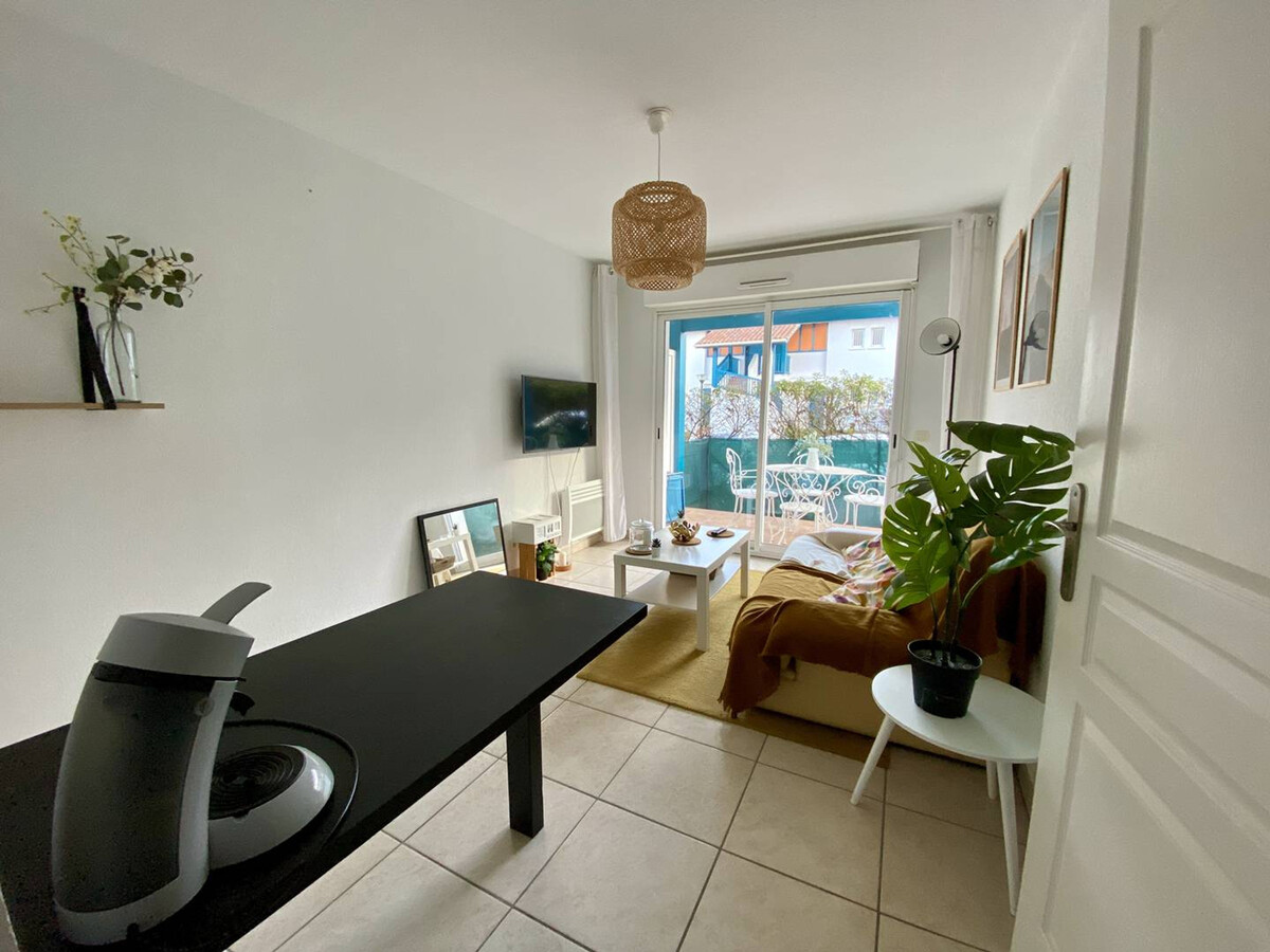 T1 bis avec terrasse, parking et piscine à Cambo-les-Bains - Photo 5