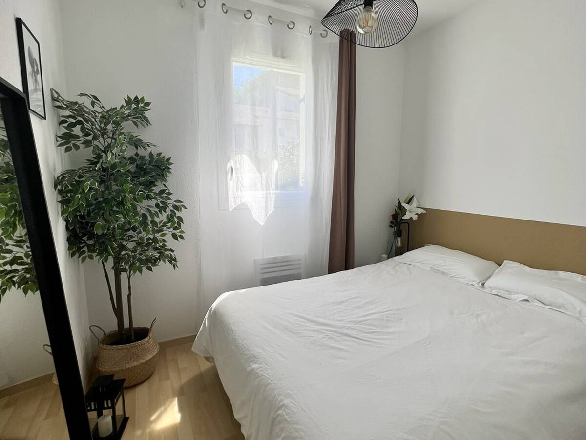 T1 bis avec terrasse, parking et piscine à Cambo-les-Bains - Photo 10