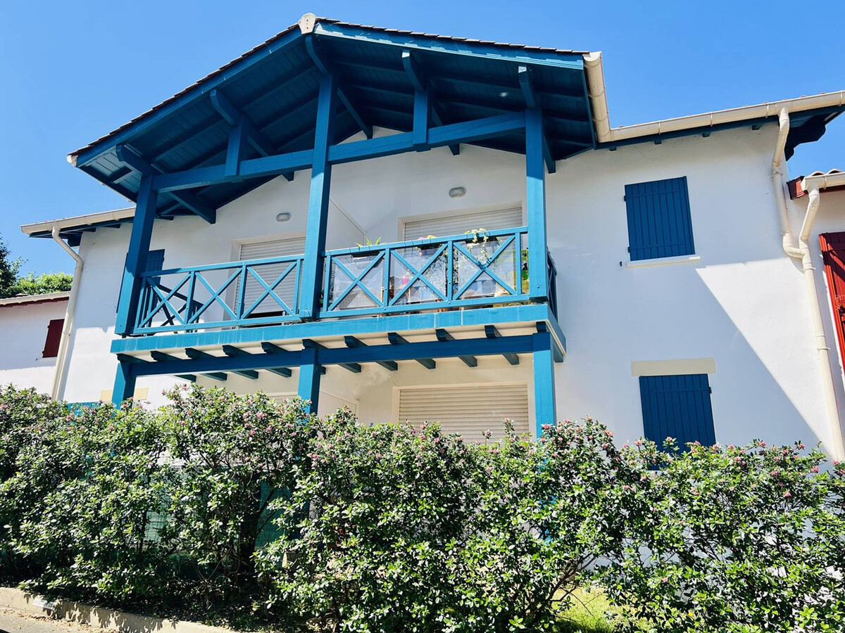 T1 bis avec terrasse, parking et piscine à Cambo-les-Bains - Photo 14