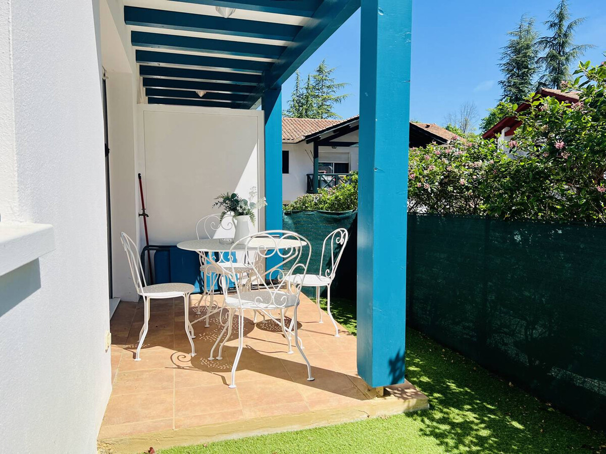 T1 bis avec terrasse, parking et piscine à Cambo-les-Bains - Photo 15