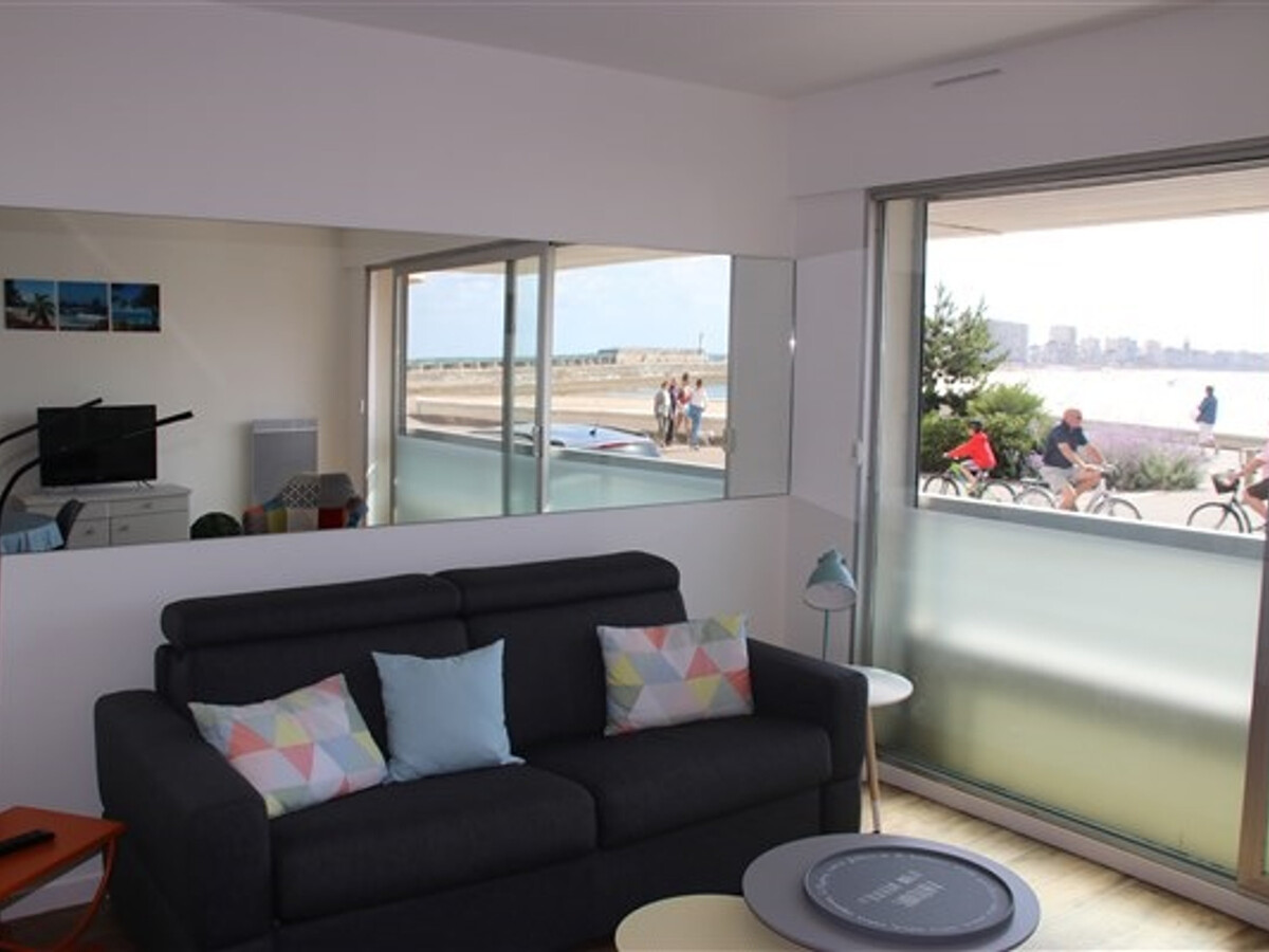 Appartement 2 pièces rénové face mer aux Sables-d'Olonne - Photo 2