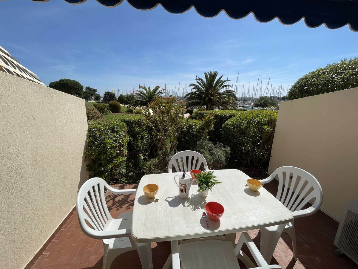 Studio climatisé avec terrasse à Port Camargue - Photo 3