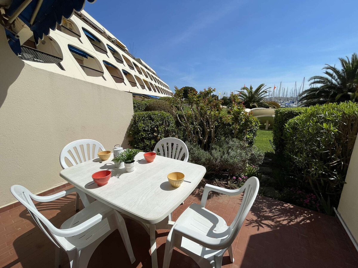 Studio climatisé avec terrasse à Port Camargue - Photo 4