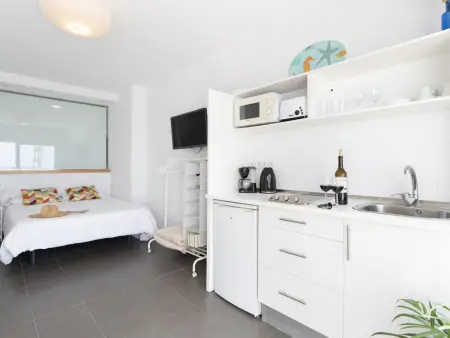 Loft moderne à Las Canteras avec terrasse, cuisine équipée et wifi gratuit : photo 11