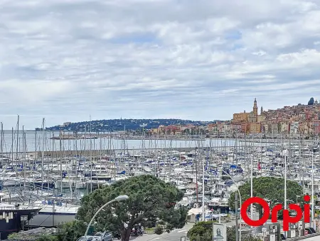 Location appartement à Menton, Grand appart climatisé pour 4 avec animaux admis à Menton