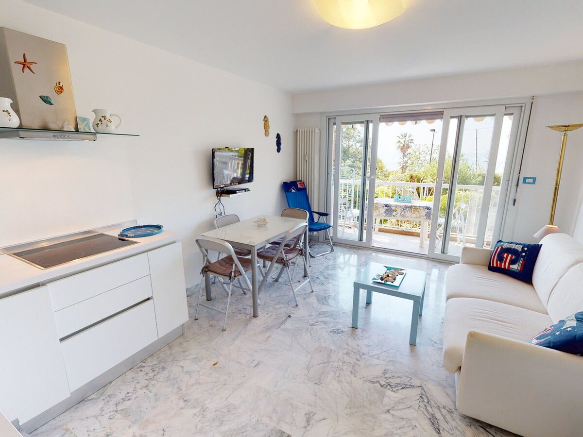 2 pièces rénové avec balcon sud et vue mer, Menton - Photo 4