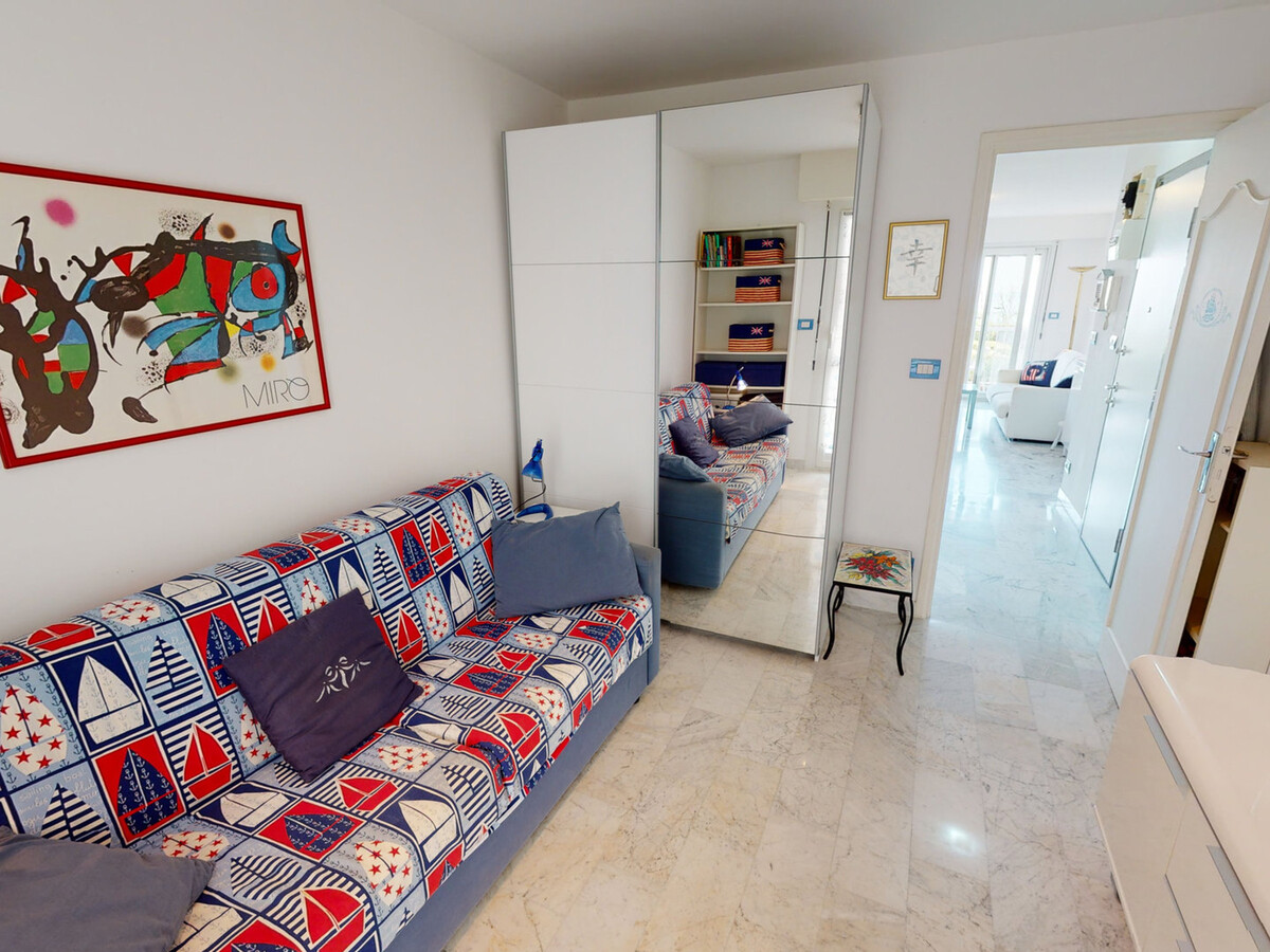 2 pièces rénové avec balcon sud et vue mer, Menton - Photo 5