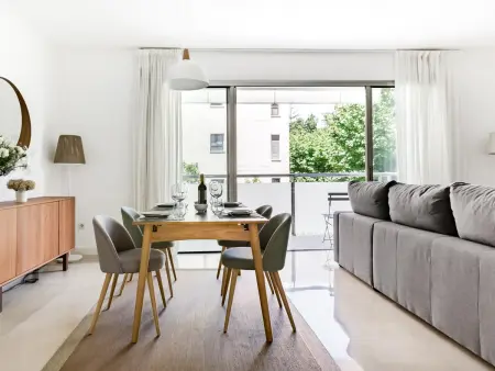 Location appartement à Marbella, Luxueux Appartement Scandinave à 50m de la Plage, Marbella Centre