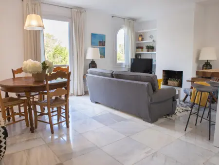 Appartement Rénové avec Balcon, Parking et Wi-Fi Gratuit à Marbella - Photo 1