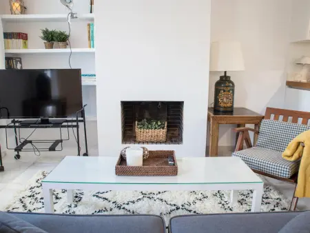 Appartement Rénové avec Balcon, Parking et Wi-Fi Gratuit à Marbella - Photo 2