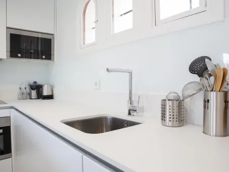 Appartement Rénové avec Balcon, Parking et Wi-Fi Gratuit à Marbella - Photo 6