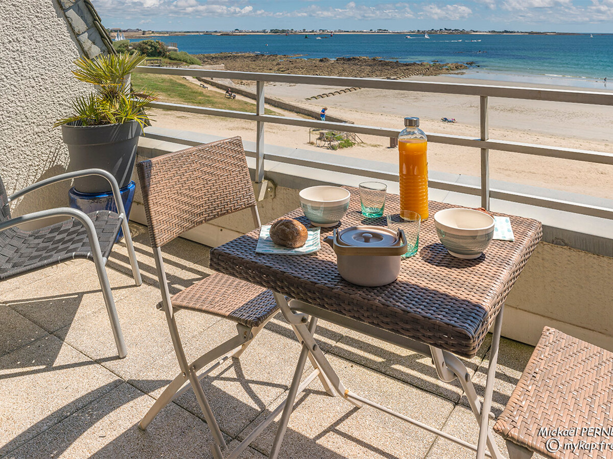 T1 bis pleine vue mer avec terrasse à Larmor-Plage - Photo 1